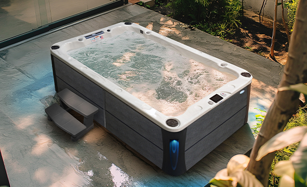 Deck Series Quakertown hot tubs for sale